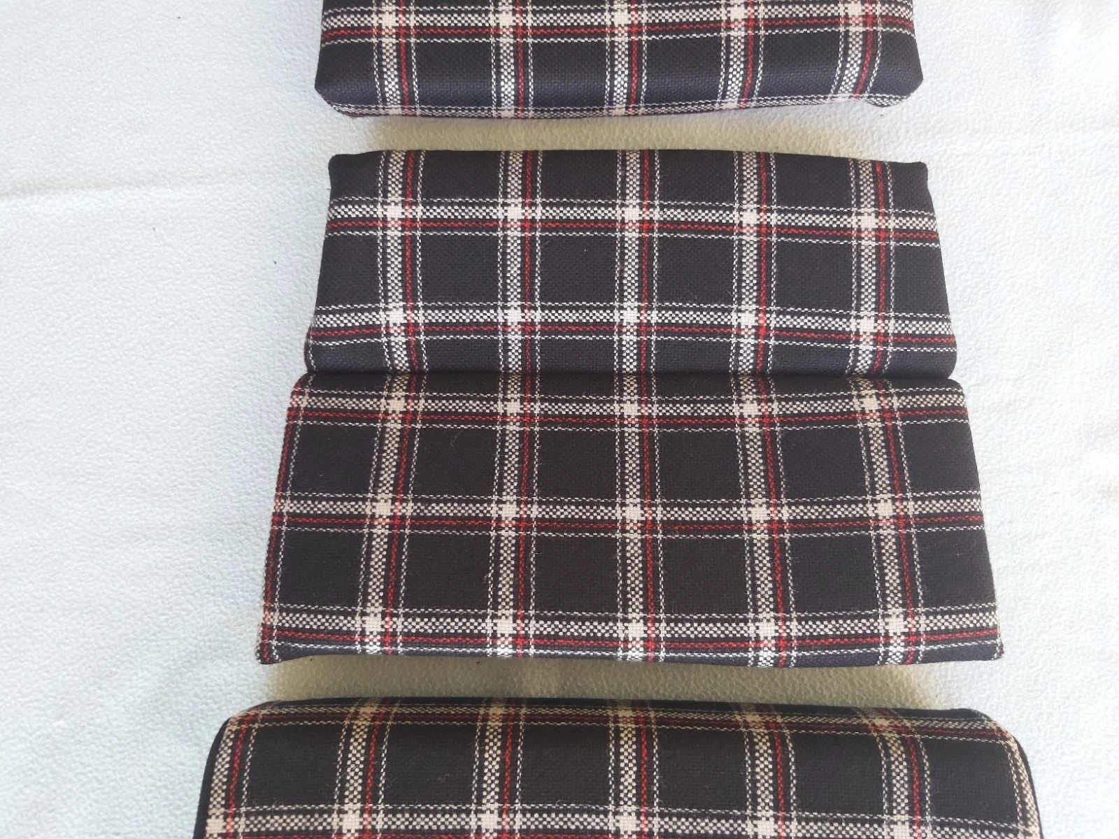 Center inserts made of fabric with a "TARTAN" pattern for RECARO Pole Position ABE seat