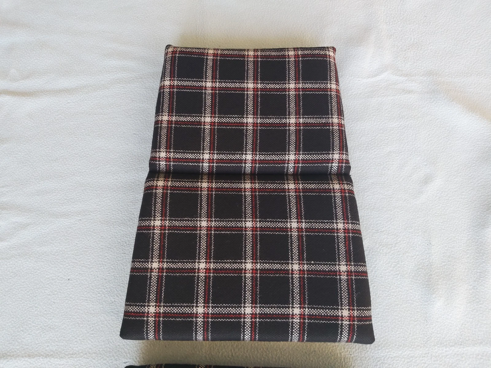 Center inserts made of fabric with a "TARTAN" pattern for RECARO Pole Position ABE seat