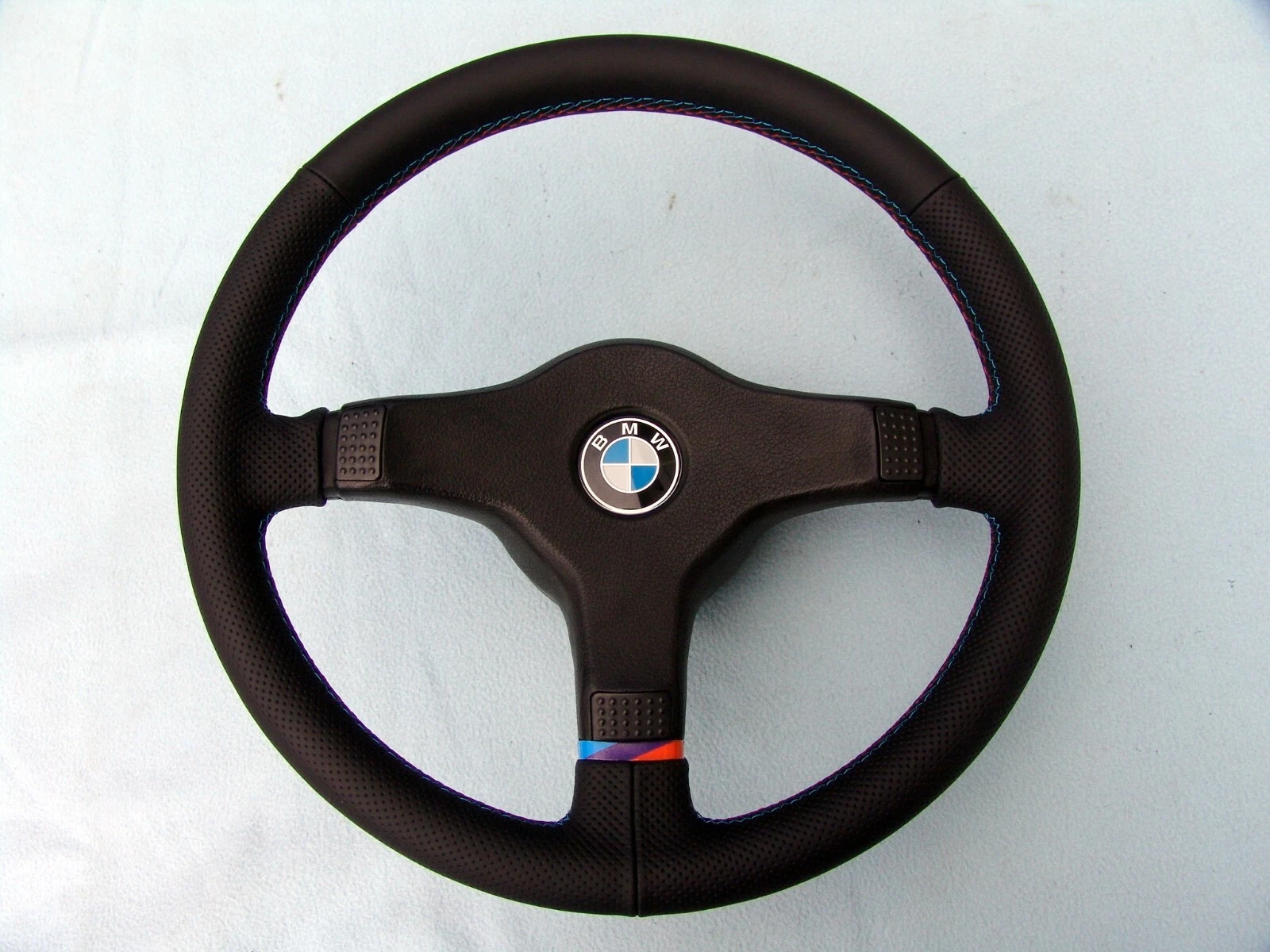 BMW E30 M Technic 1 steering, plain/perforated leather