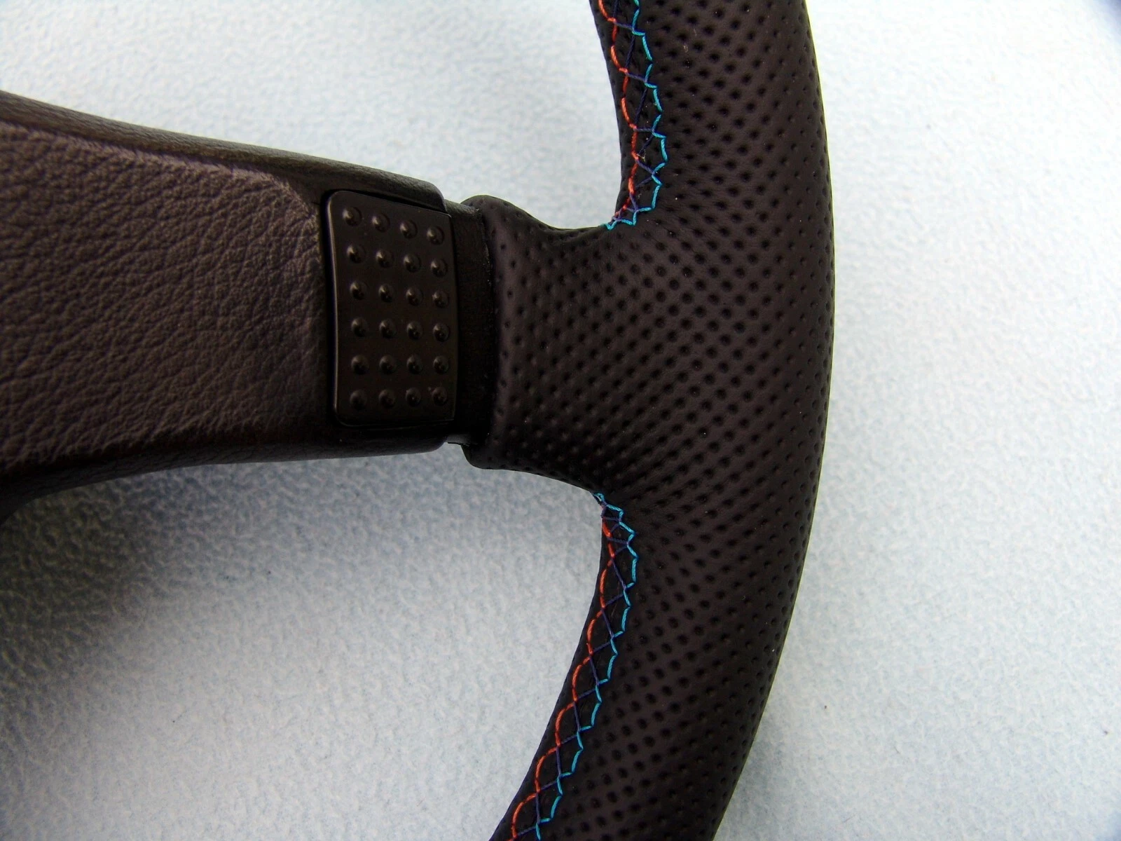 BMW E30 M Technic 1 steering, plain/perforated leather