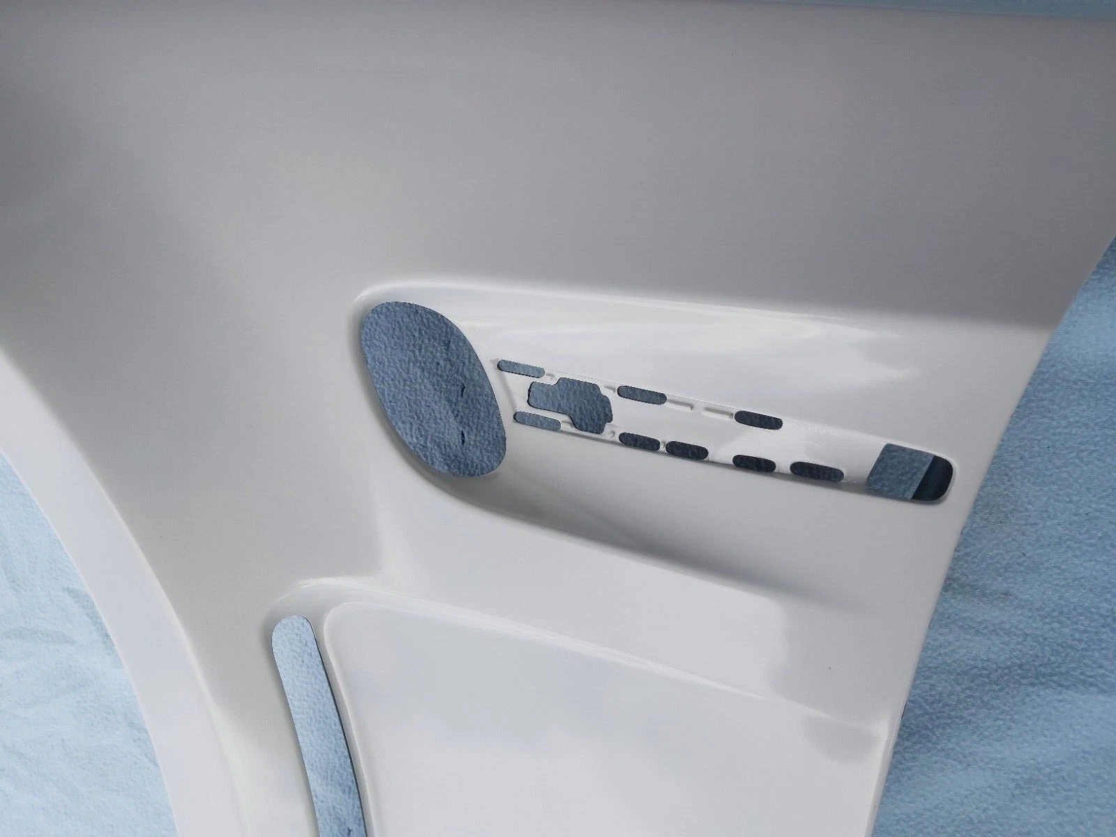 REAL CARBON FENDERS FOR BMW E92 M3, BRAND NEW, MADE IN GERMANY