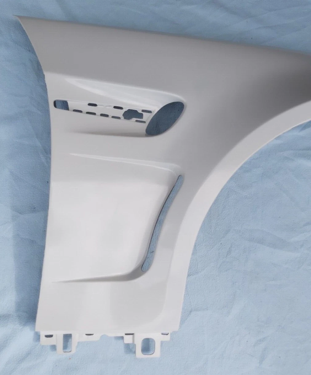 REAL CARBON FENDERS FOR BMW E92 M3, BRAND NEW, MADE IN GERMANY