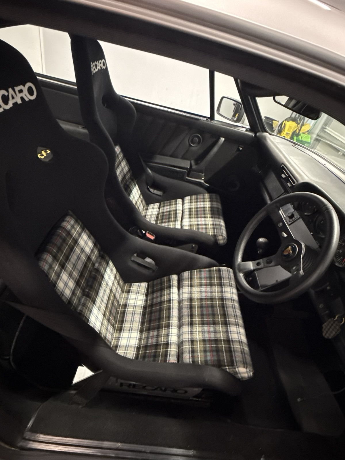 Center inserts made of fabric with a "TARTAN" pattern for RECARO Pole Position ABE seat