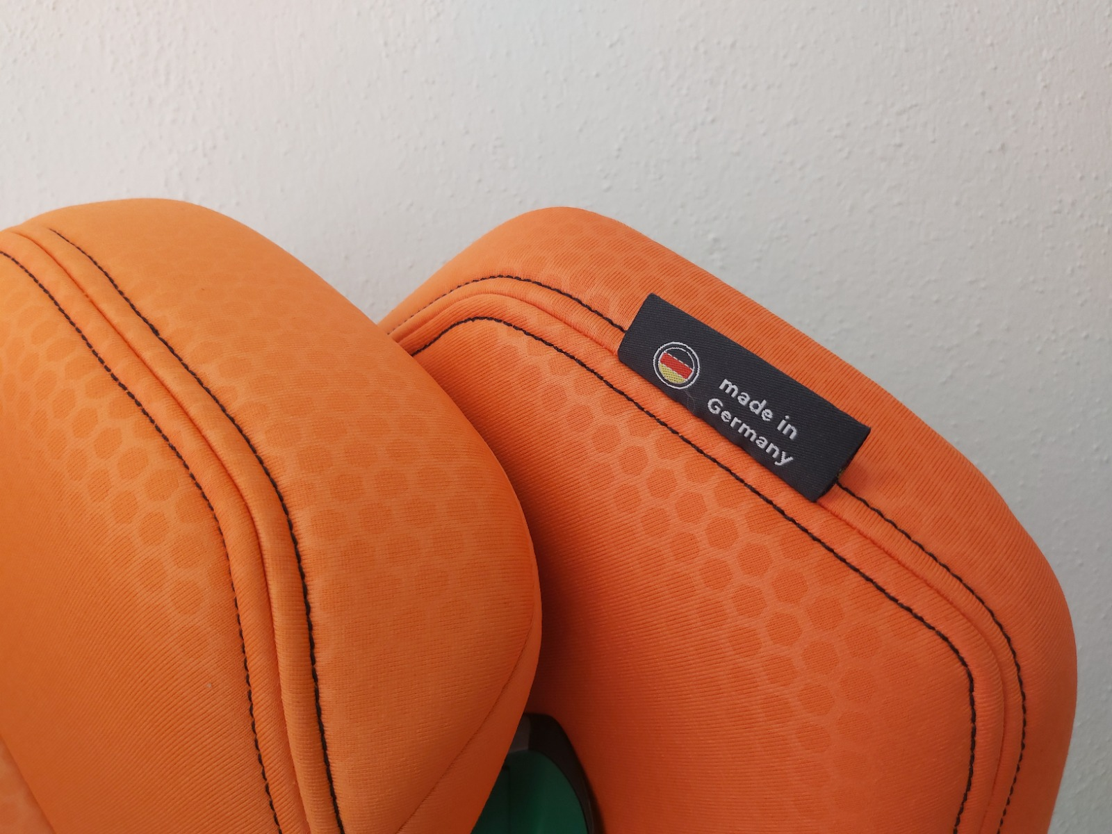RECARO Axion 1 "Vibrant Orange" Child Seat, NEW. Made in Germany