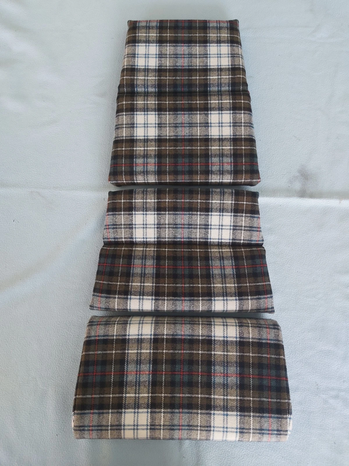 Center inserts made of fabric with a "TARTAN" pattern for RECARO Pole Position ABE seat