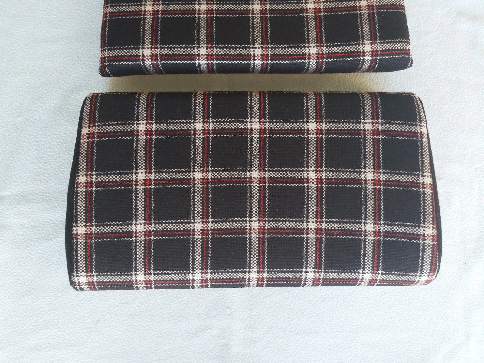 Center inserts made of fabric with a "TARTAN" pattern for RECARO Pole Position ABE seat