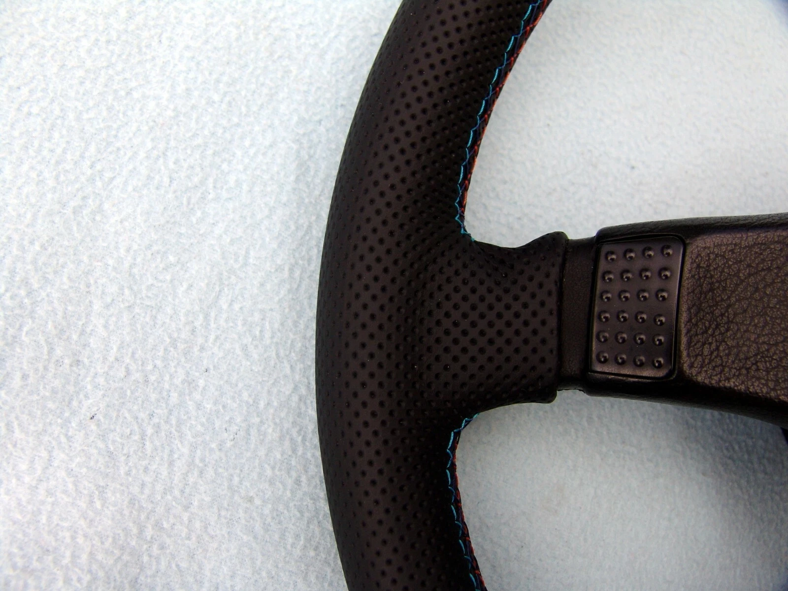 BMW E30 M Technic 1 steering, plain/perforated leather