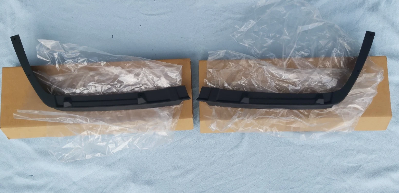 BMW OEM E36 M3 GT FRONT CORNER SPLITTERS. BRAND NEW, 51112264029 + 51112264030