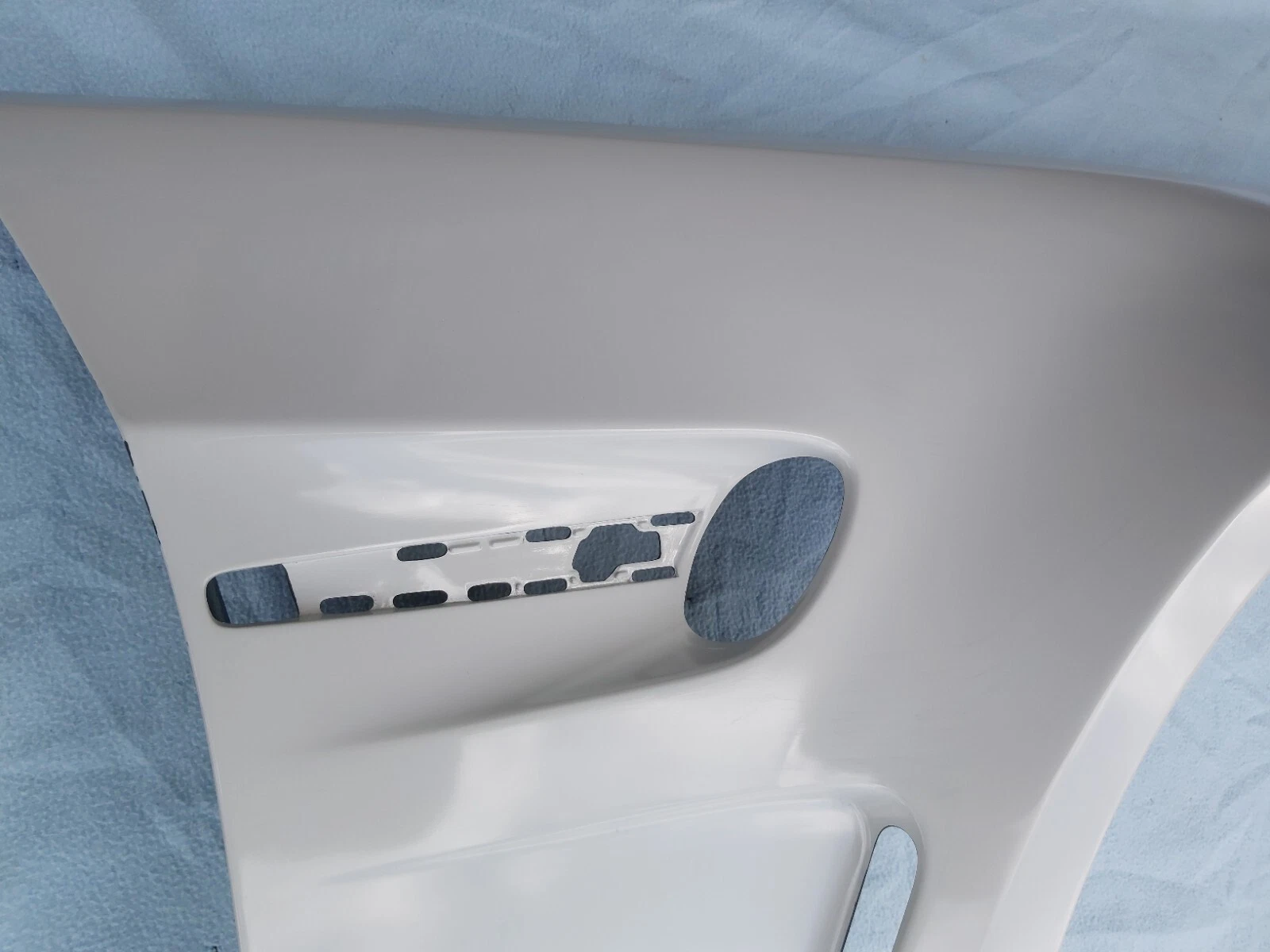 REAL CARBON FENDERS FOR BMW E92 M3, BRAND NEW, MADE IN GERMANY