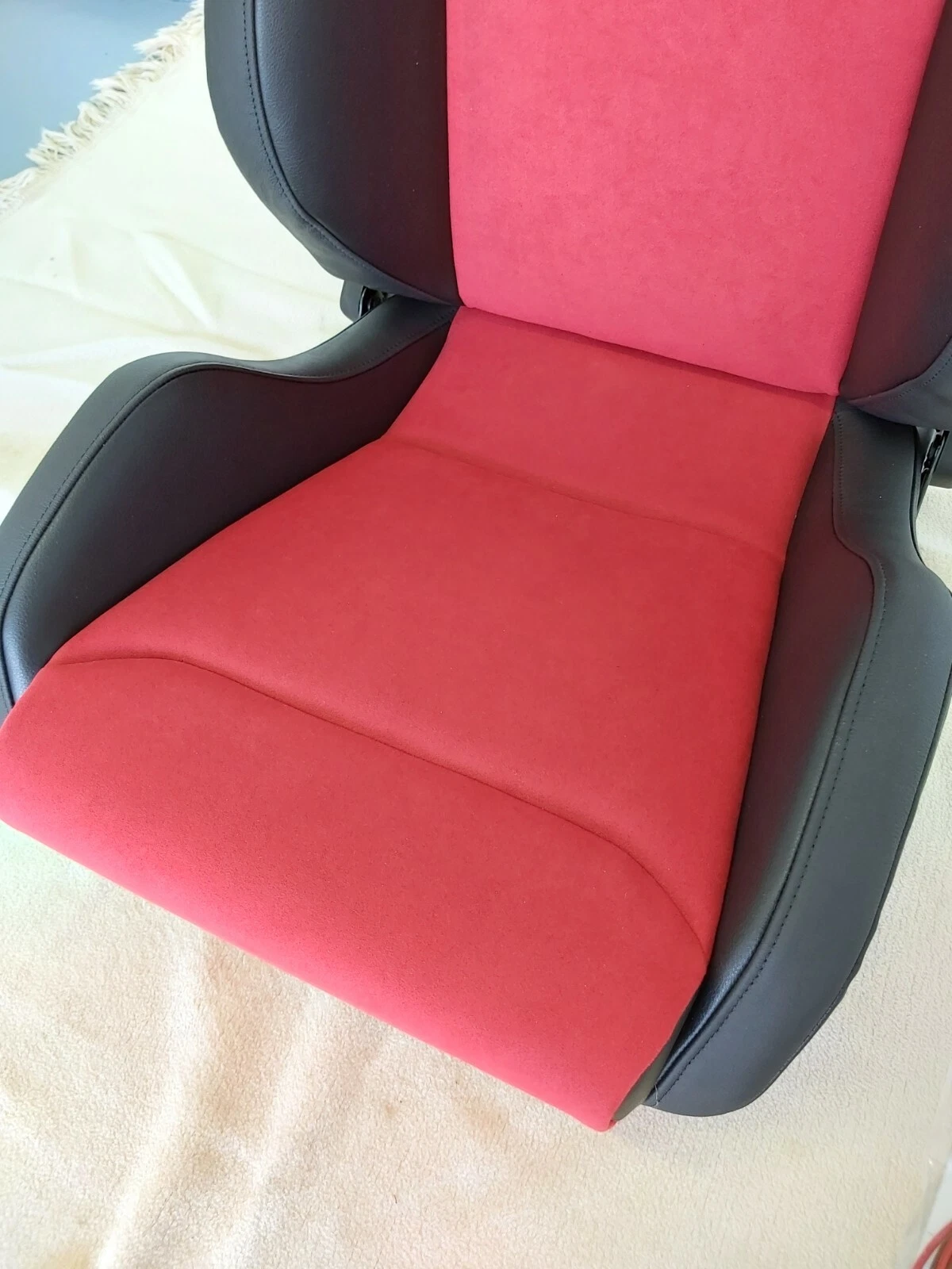 RECARO Sportster CS Artificial Leather BLACK / Dinamica RED