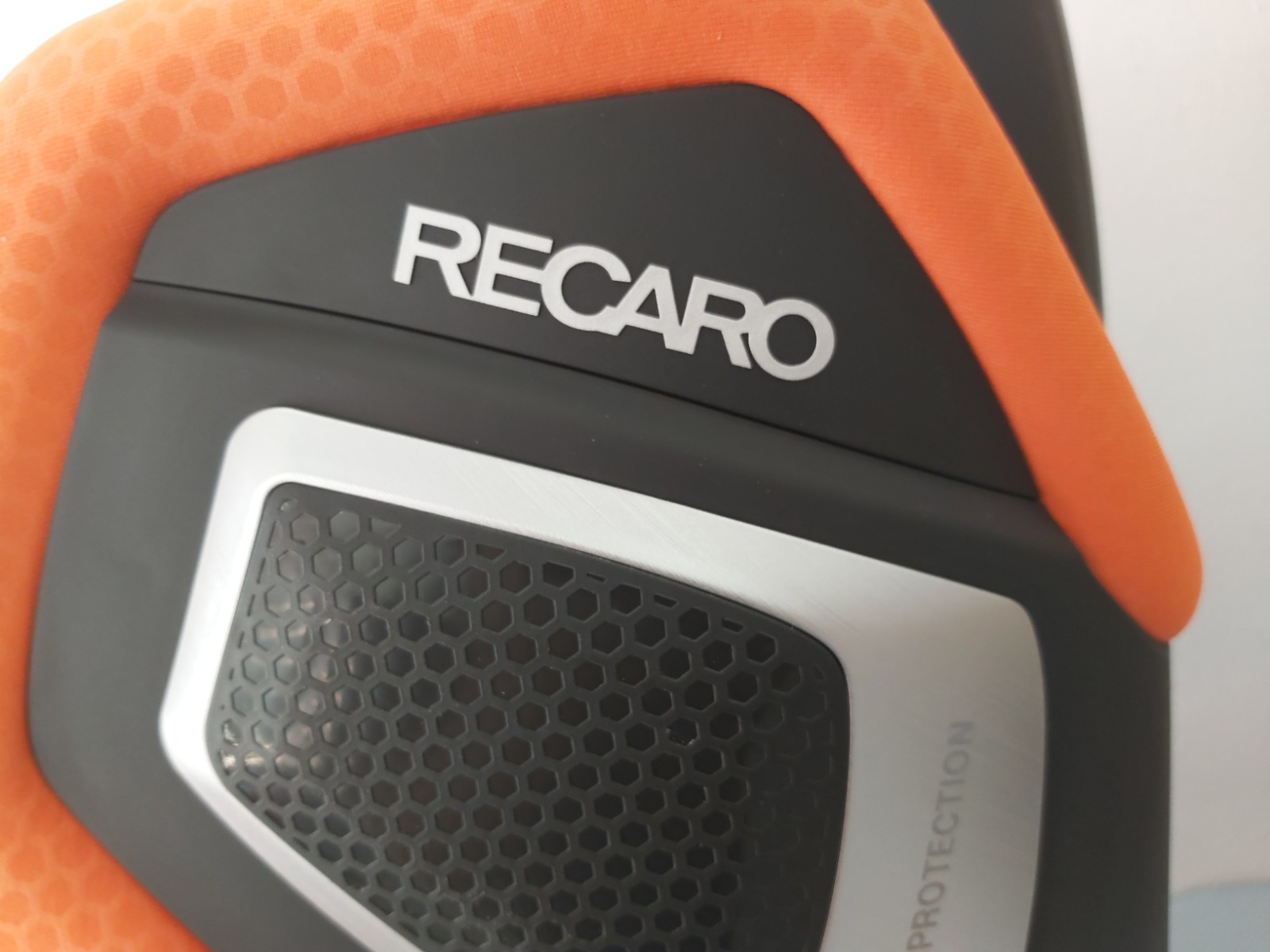 RECARO Axion 1 "Vibrant Orange" Child Seat, NEW. Made in Germany