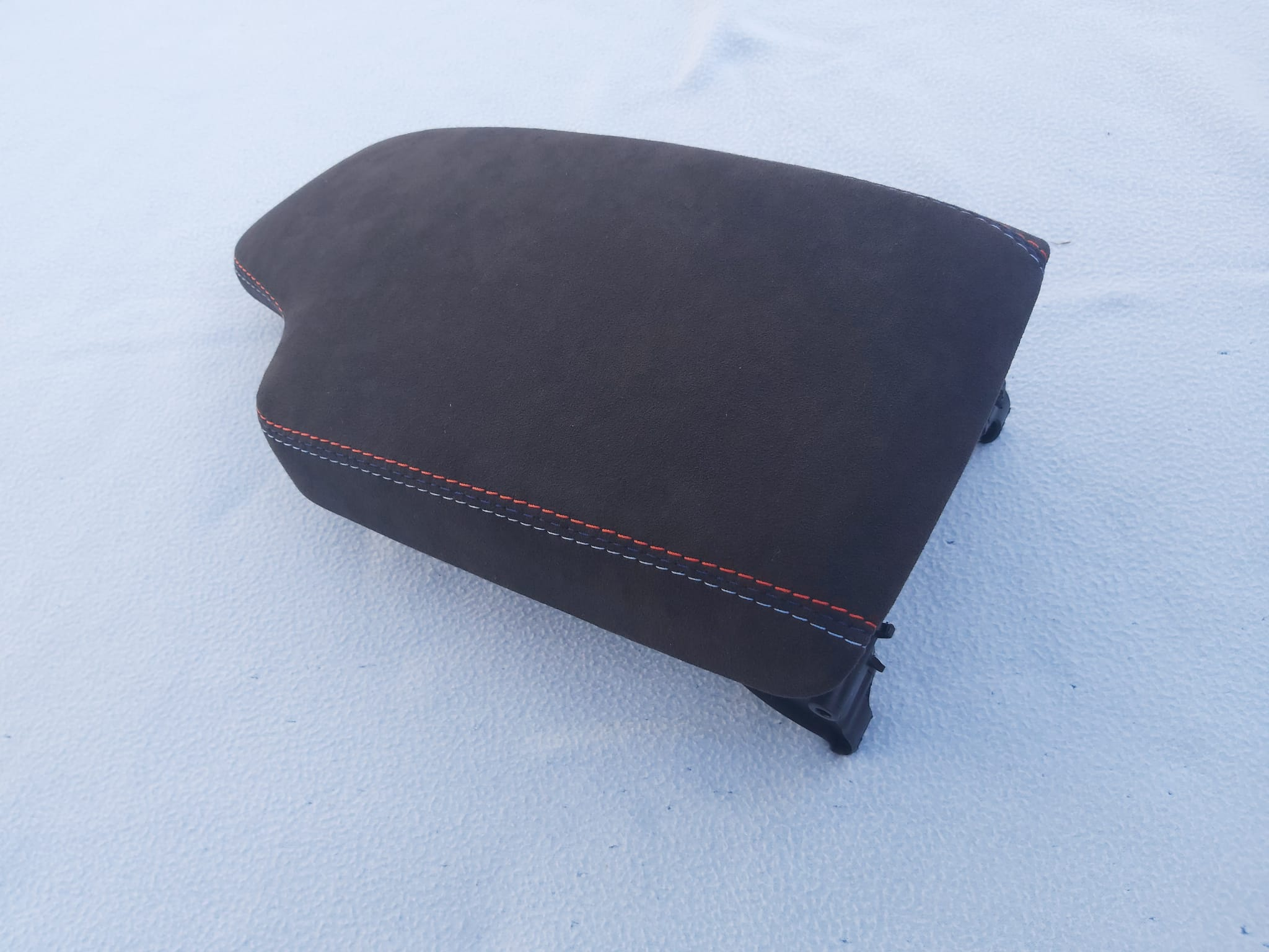 BMW F80 M3 F82 M4 ARMREST, NEW 9002 ALCANTARA with M-STITCHING and CARBON Cover