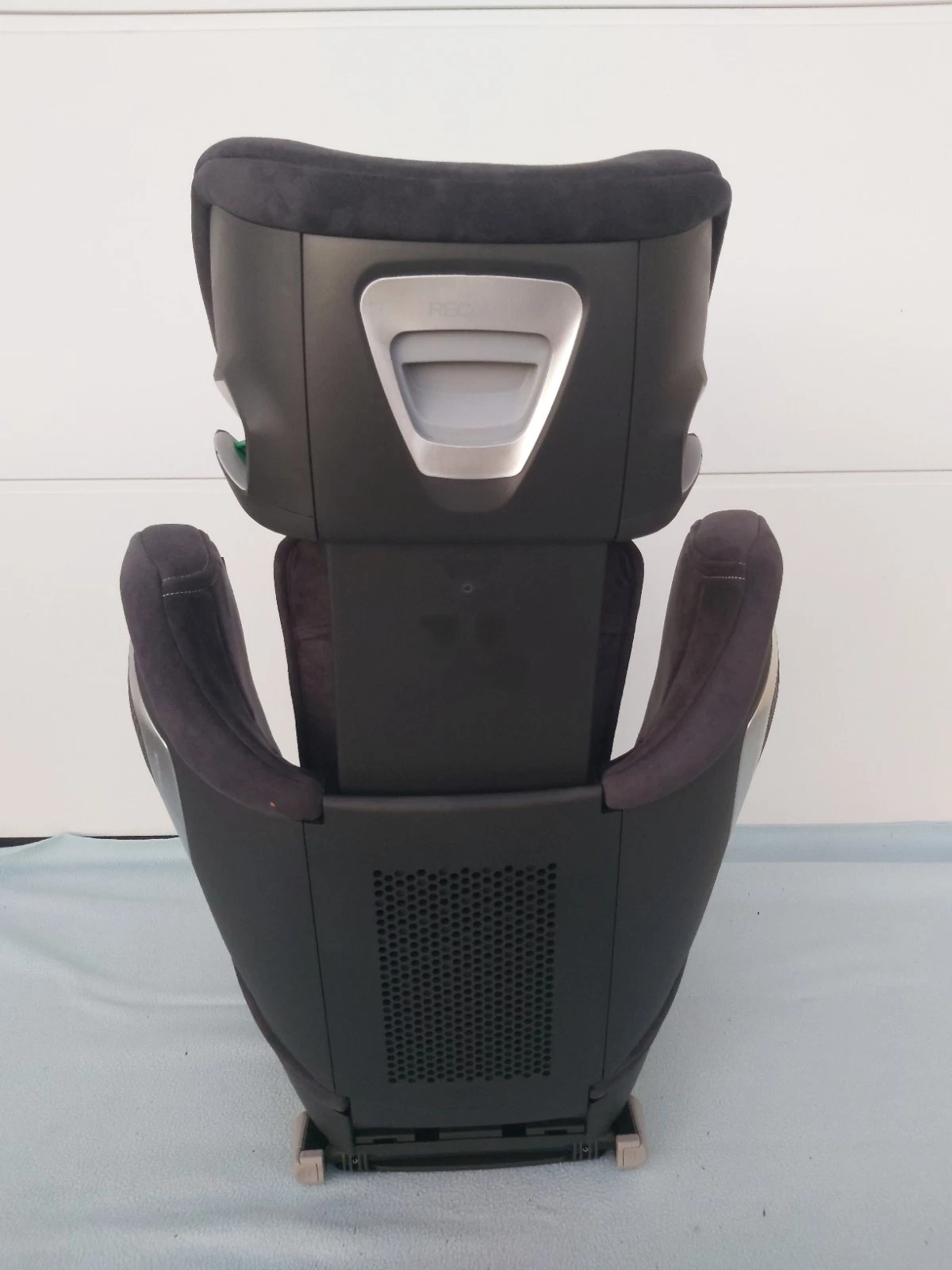 RECARO Axion 1 "PEPITA" Child Seat, NEW. Made in Germany.