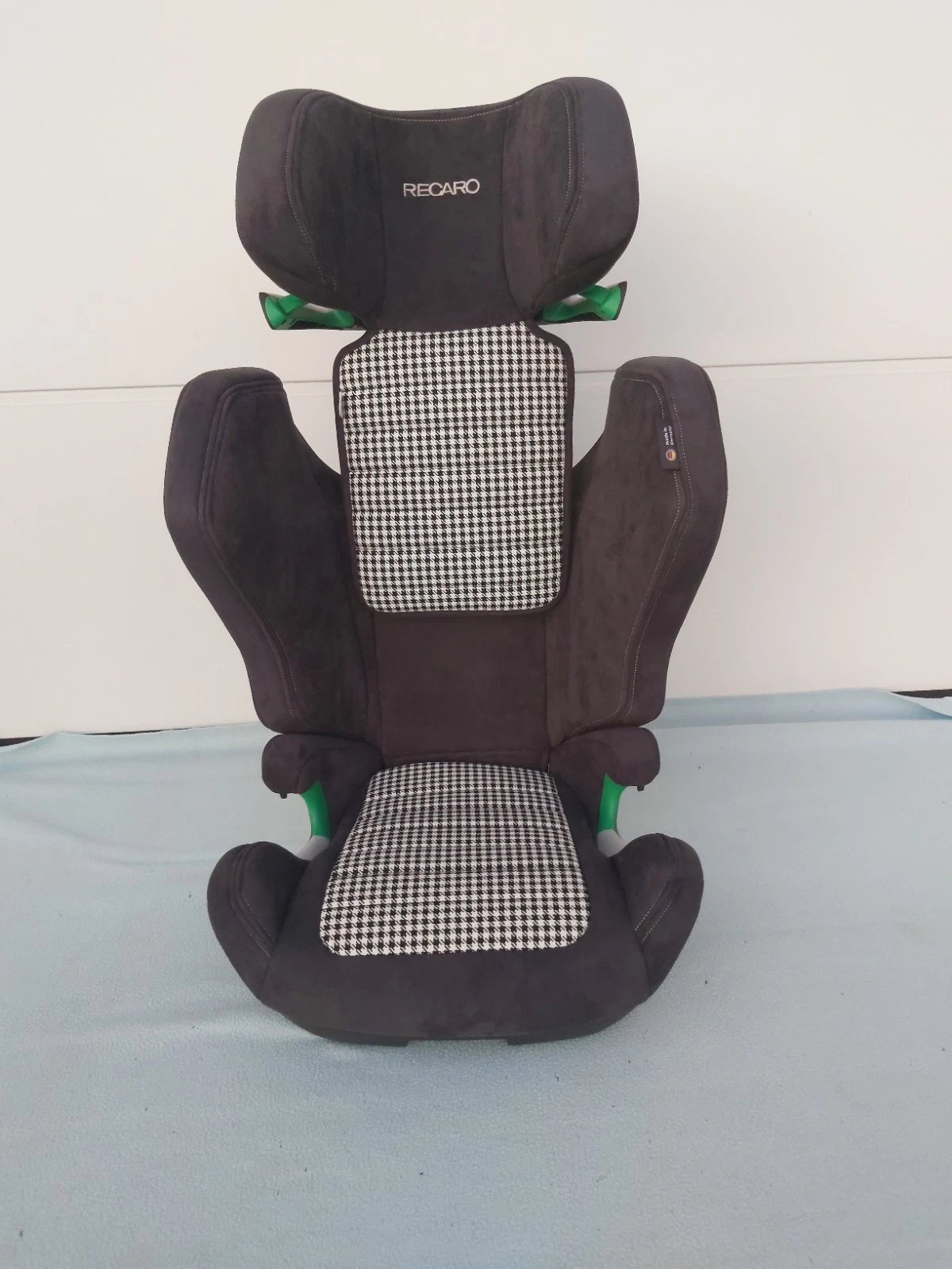 RECARO Axion 1 "PEPITA" Child Seat, NEW. Made in Germany.